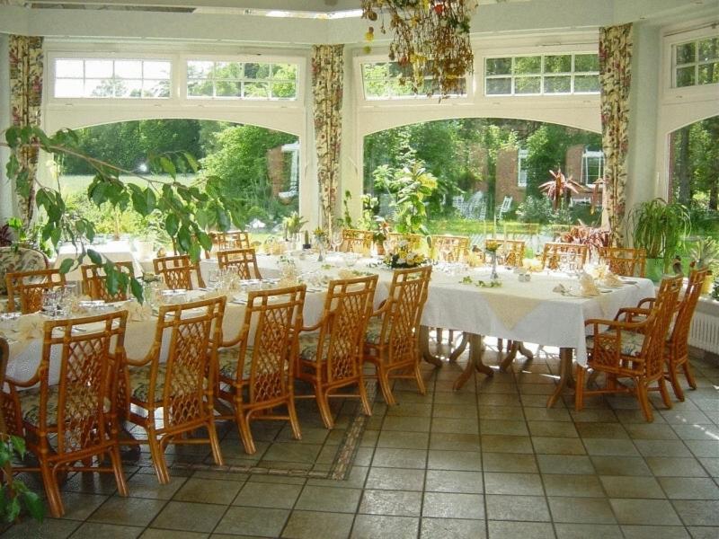 Hotel Und Restaurant Waldschloesschen Crivitz Restaurante foto